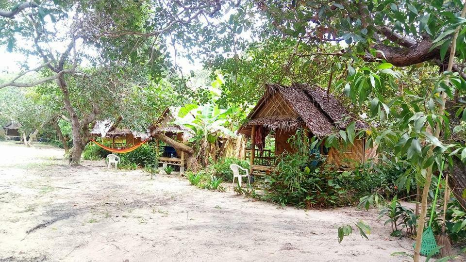 Chalee Tropicana Bungalow Phajam-sziget Kültér fotó
